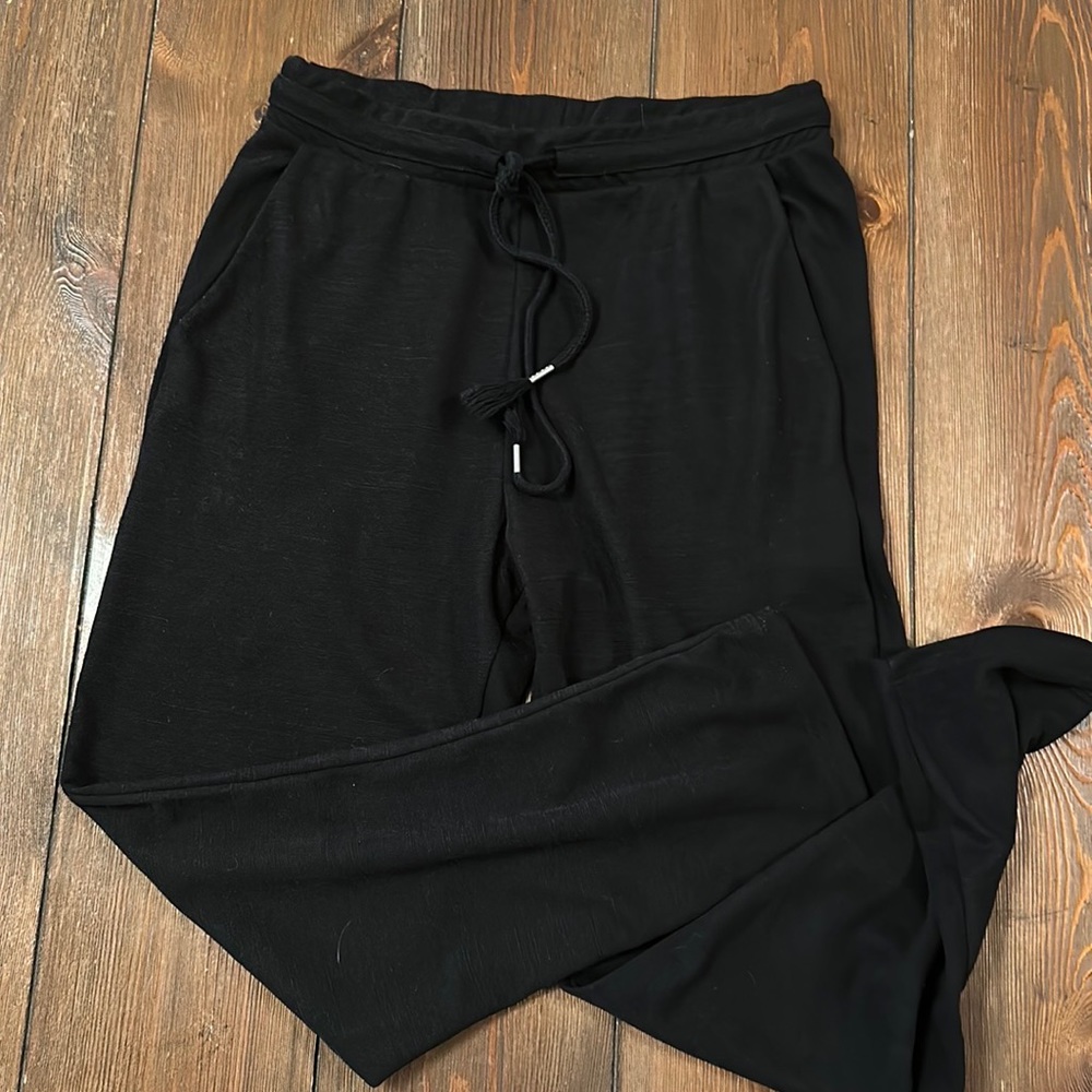 Zara Two Piece Black Pants and V-Neck Top - Picture 3 of 12